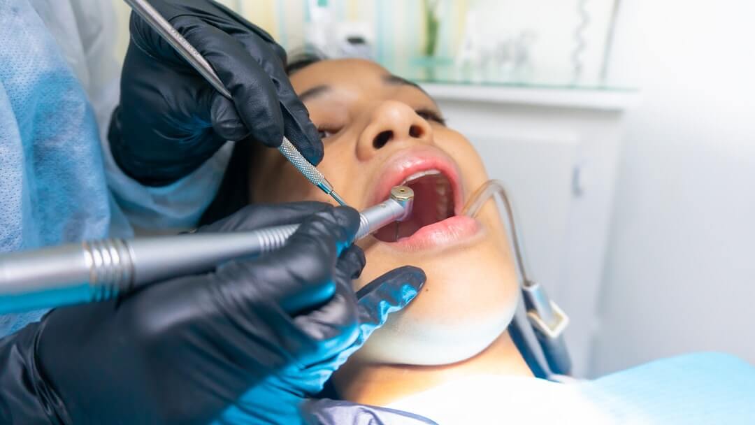 6 Signs You Should See a Pediatric Dentist